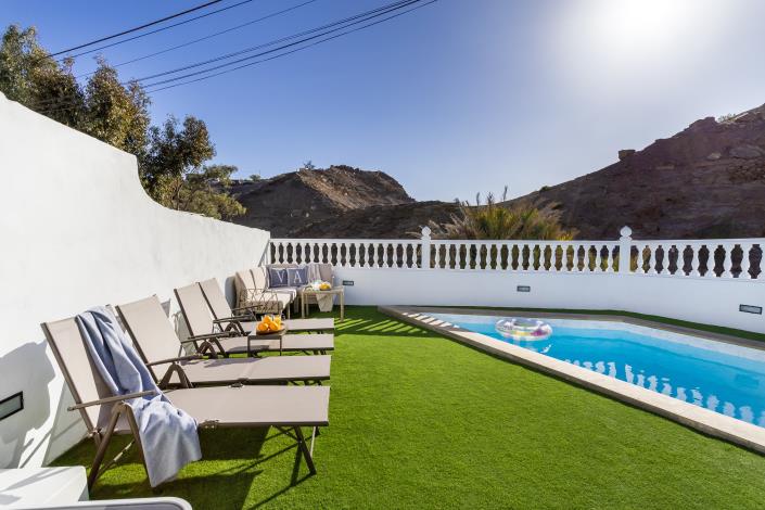 Image No.2-4 Bed Chalet for sale