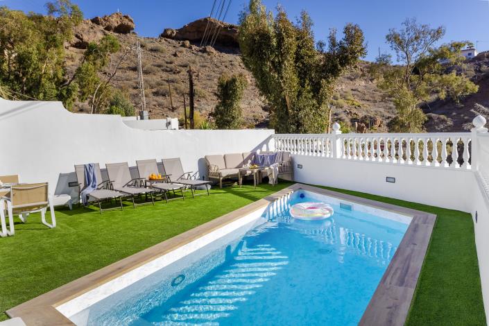 Image No.3-4 Bed Chalet for sale