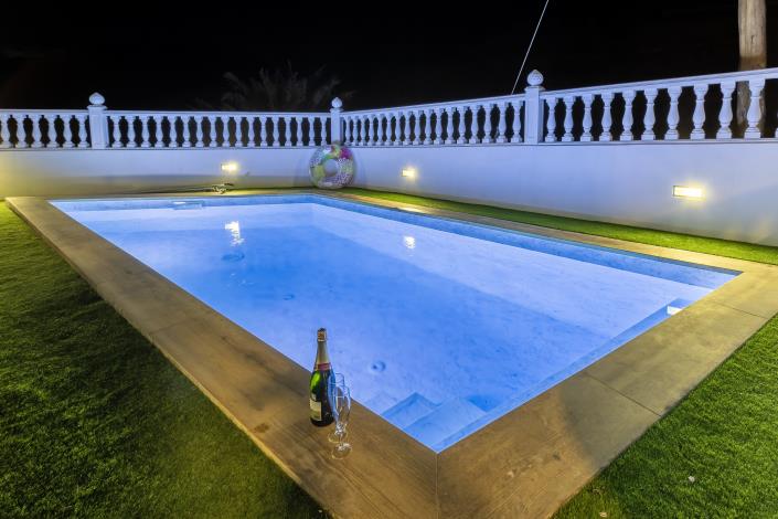 Image No.35-4 Bed Chalet for sale