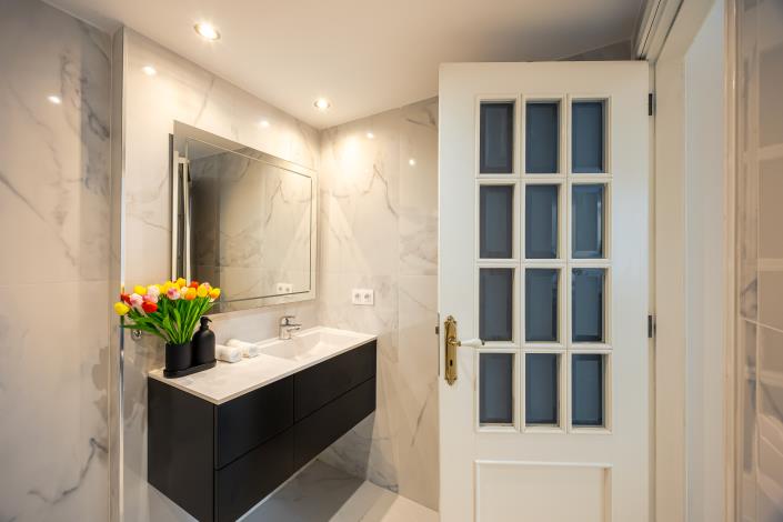 Image No.12-2 Bed Apartment for sale