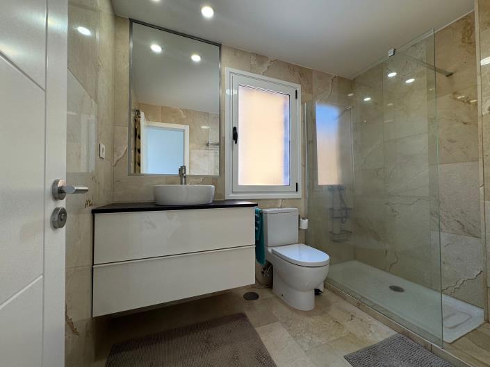 Image No.30-2 Bed Chalet for sale