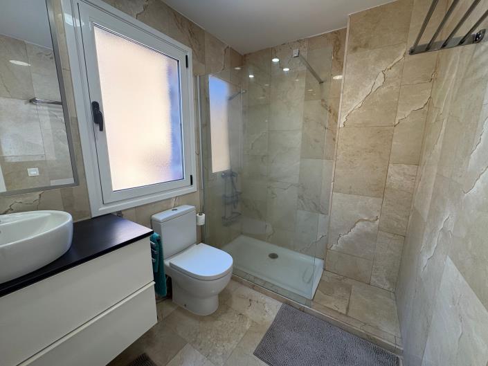 Image No.31-2 Bed Chalet for sale