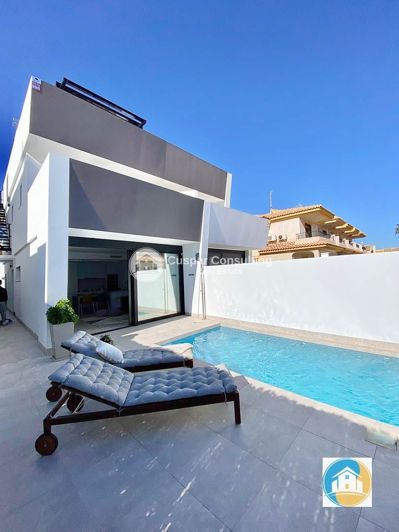 Image No.1-3 Bed Villa for sale
