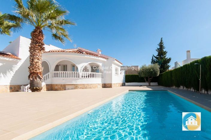 Image No.1-3 Bed Villa for sale