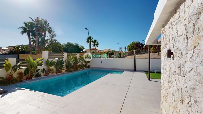 Image No.1-Villa de 3 chambres à vendre à Orihuela Costa