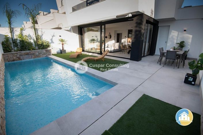 Image No.1-3 Bed Villa for sale