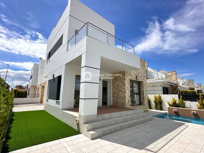 Image No.1-3 Bed Villa for sale