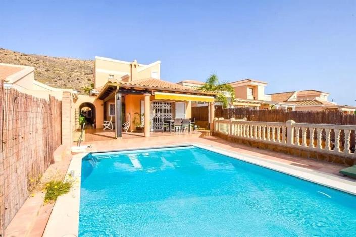 Image No.1-Villa de 3 chambres à vendre à San Juan De Los Terreros