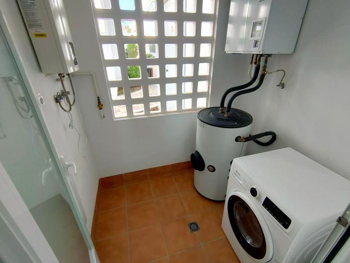 Image No.18-3 Bed Apartment for sale