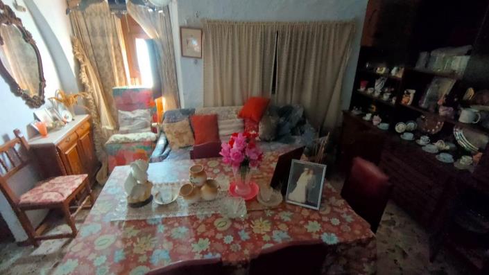 Image No.24-5 Bed House for sale