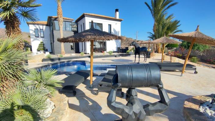 Image No.6-3 Bed Villa / Detached for sale