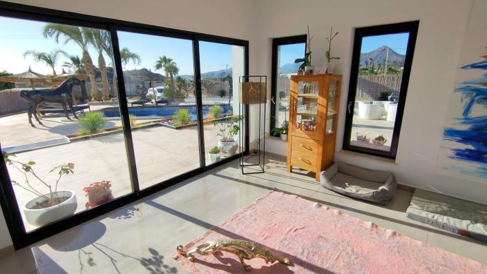 Image No.40-3 Bed Villa / Detached for sale