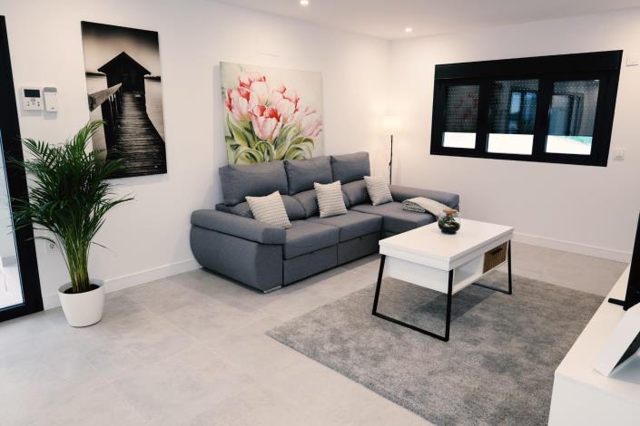 Image No.4-2 Bed House for sale