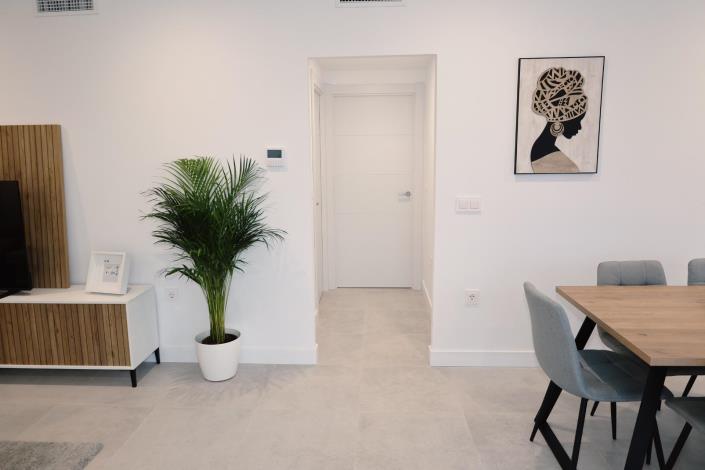 Image No.10-2 Bed House for sale