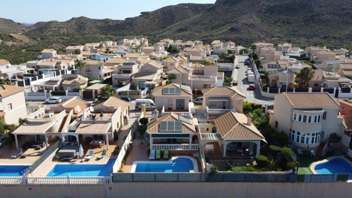 Image No.19-3 Bed Chalet for sale