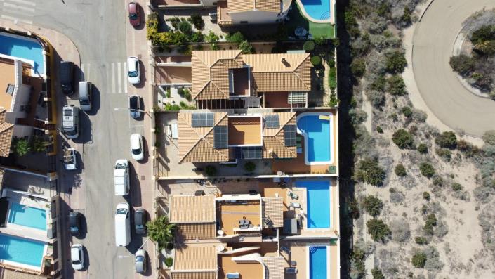 Image No.20-3 Bed Chalet for sale