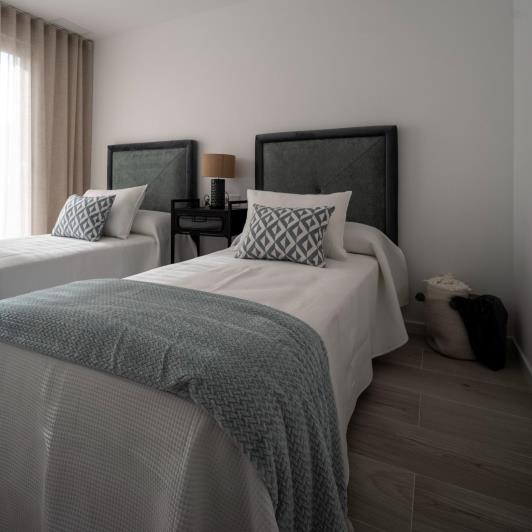 Image No.11-3 Bed House for sale