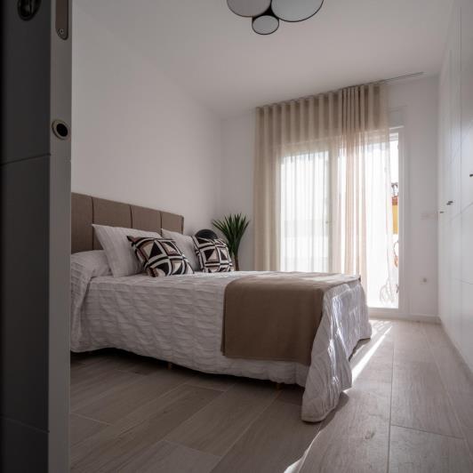 Image No.14-3 Bed House for sale