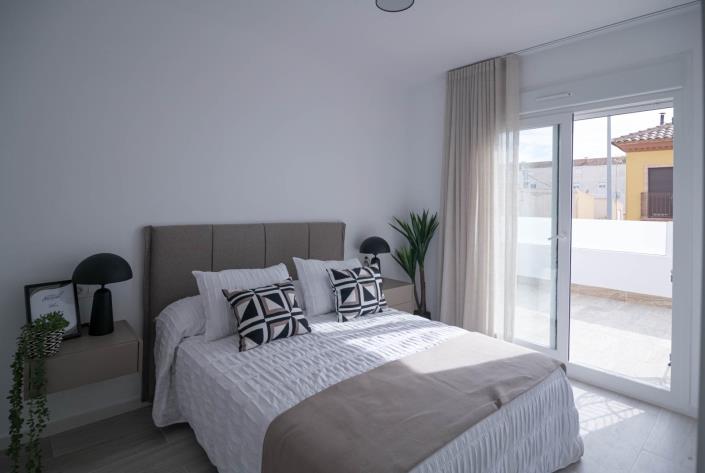 Image No.25-3 Bed House for sale