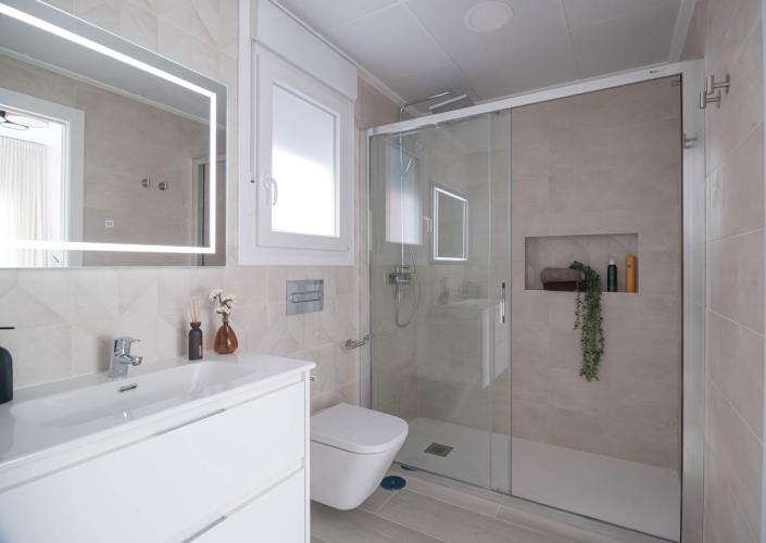 Image No.28-3 Bed House for sale