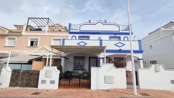 Image No.1-3 Bed House for sale