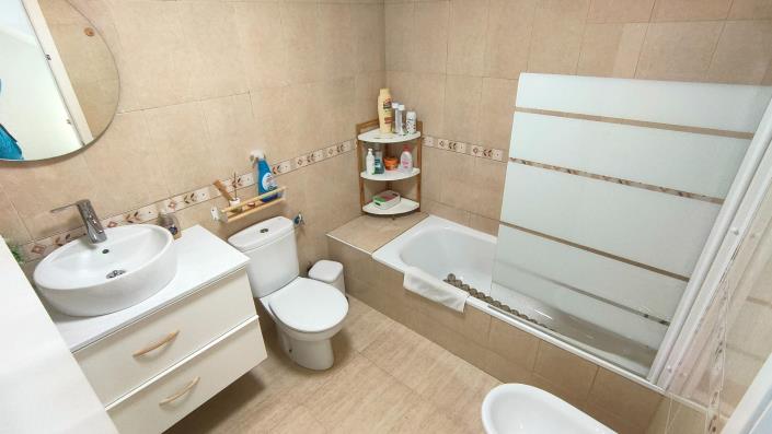 Image No.16-3 Bed House for sale