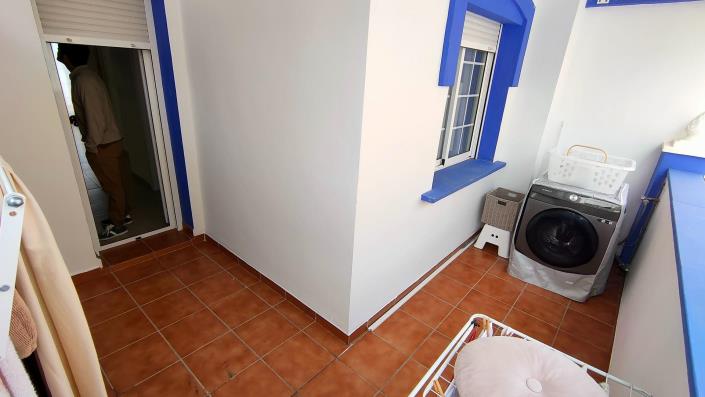 Image No.19-3 Bed House for sale