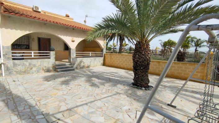 Image No.1-3 Bed House for sale