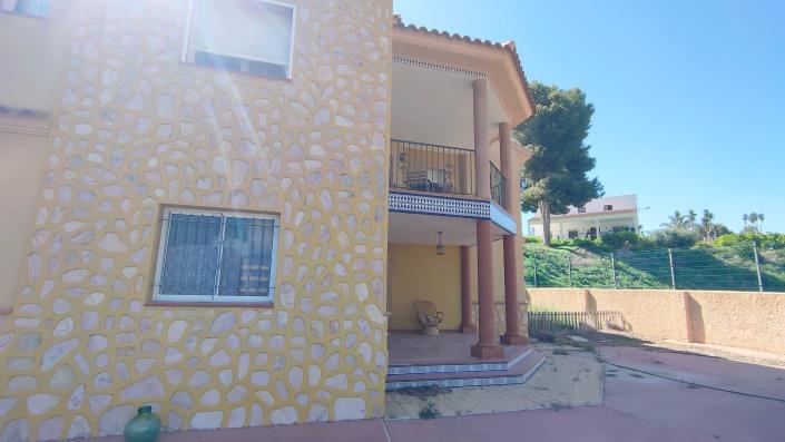 Image No.1-4 Bed House/Villa for sale