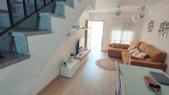 Image No.17-3 Bed House for sale