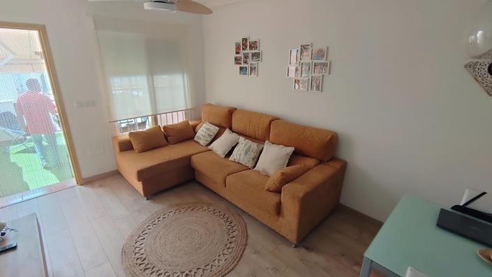 Image No.18-3 Bed House for sale