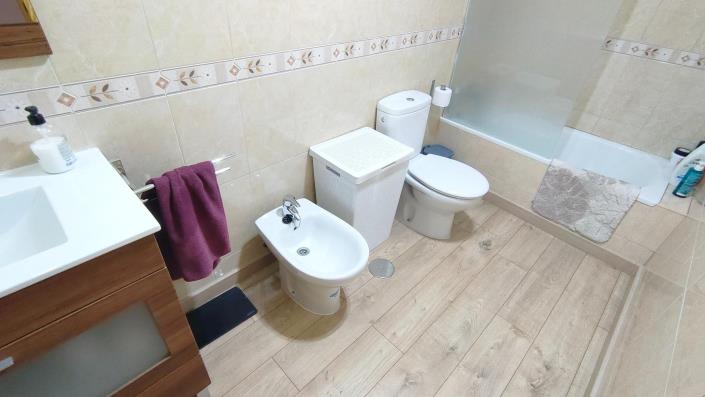 Image No.30-3 Bed House for sale