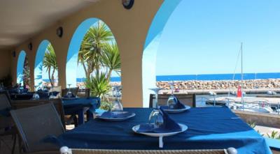 La-Esperanza_terrace_1
