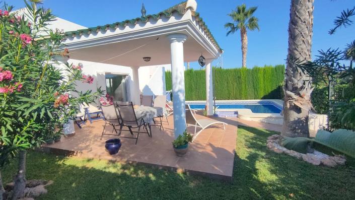 Image No.1-3 Bed Chalet for sale