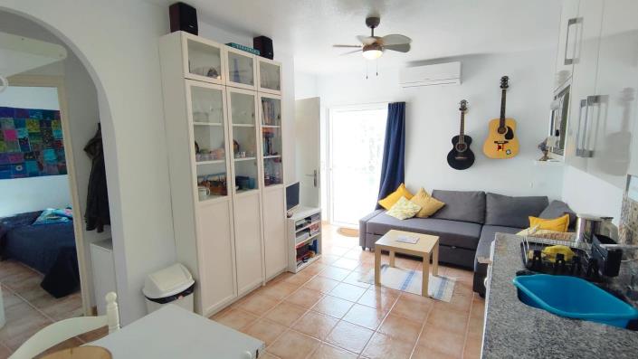 Image No.5-2 Bed House for sale