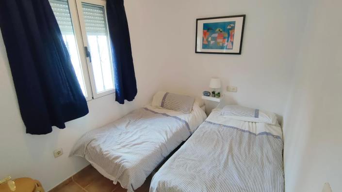 Image No.8-2 Bed House for sale