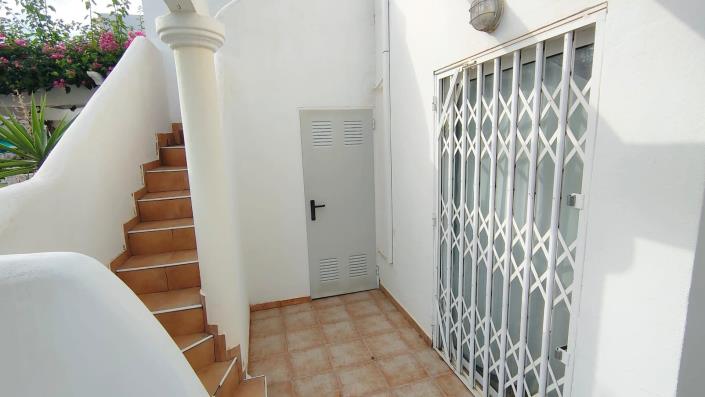 Image No.16-2 Bed House for sale