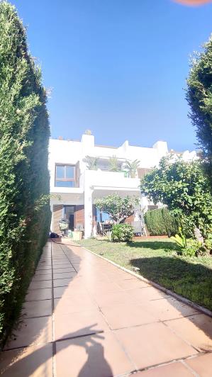 Image No.6-3 Bed Villa / Detached for sale