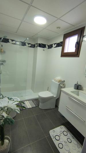 Image No.29-3 Bed Villa / Detached for sale