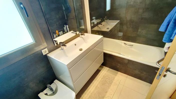 Image No.14-2 Bed Apartment for sale