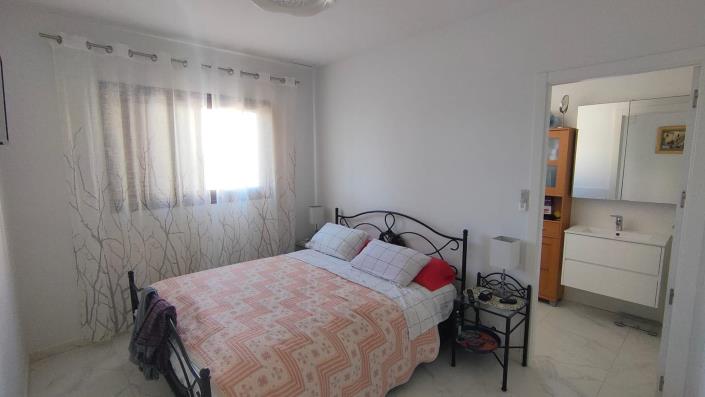 Image No.20-3 Bed Apartment for sale