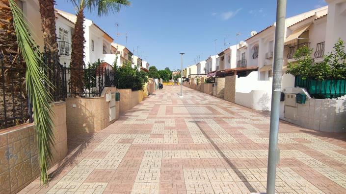Image No.4-5 Bed House for sale