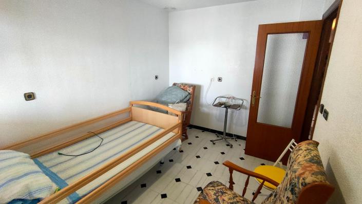 Image No.12-5 Bed House for sale