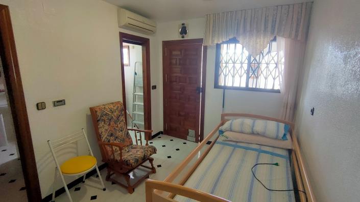 Image No.13-5 Bed House for sale