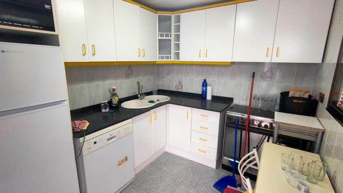 Image No.18-5 Bed House for sale