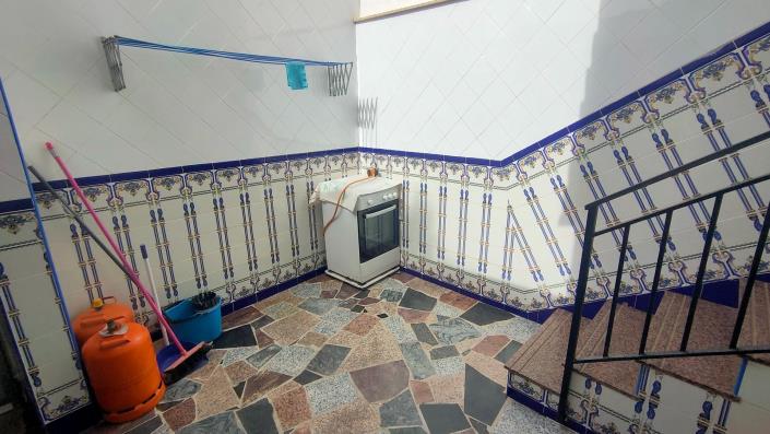 Image No.22-5 Bed House for sale