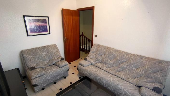 Image No.24-5 Bed House for sale