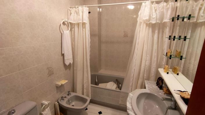 Image No.29-5 Bed House for sale