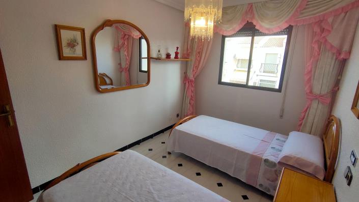 Image No.36-5 Bed House for sale