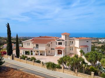 1--Paphos-Luxury-Villa-1230